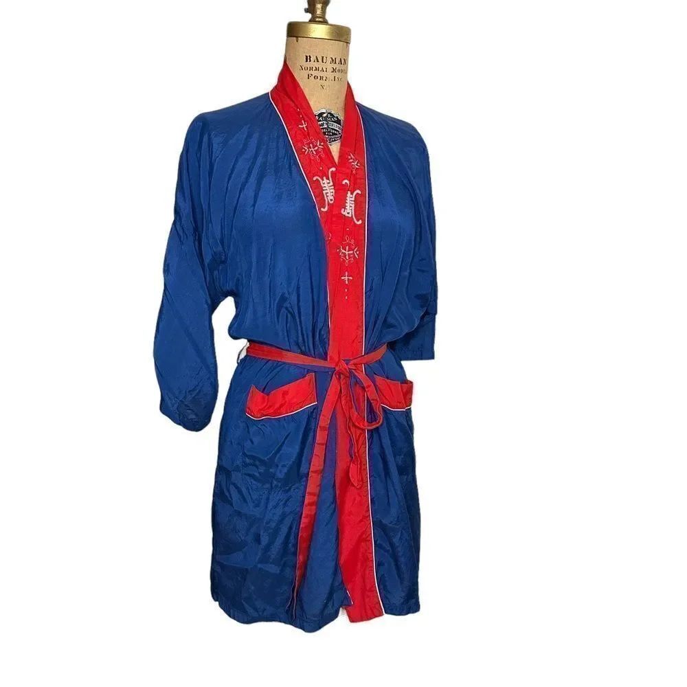 Vintage plum blossoms blue and red Kimono bath robe size large